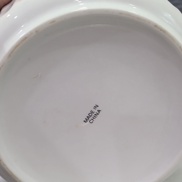 Elegant White Ceramic Baking Bowls - Picture 9 of 9